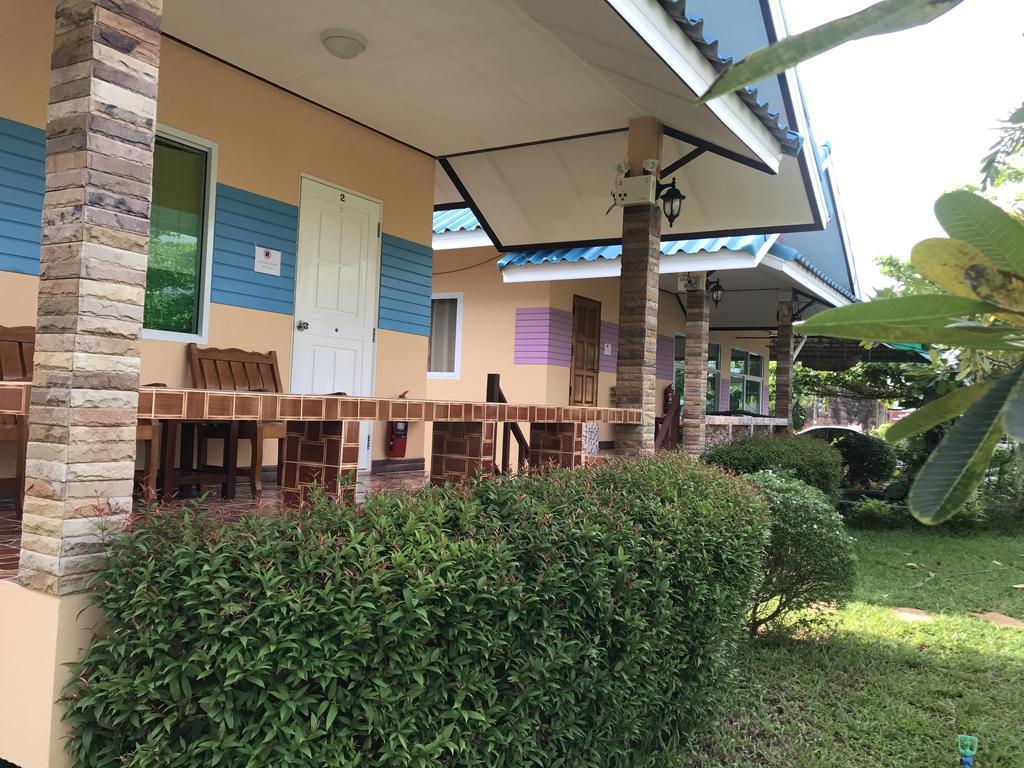 Sangtong Beach Resort Laem Sing Exterior foto